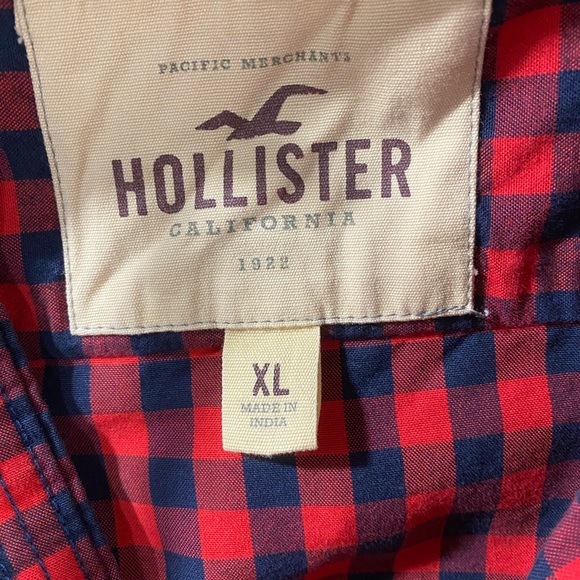 Red Plaid Hollister shirt with hood. - Picture 4 of 5